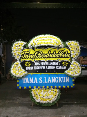 Papan Bunga Duka di Samparwadi